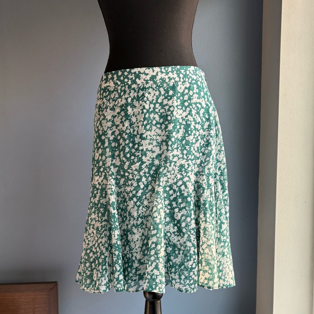 White House Black Market Green and White Floral A-Line Skirt
